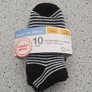 Wonder Nation Boys' Black and White Striped, Gray No Show Socks, 4 Pairs, Sz 3-9